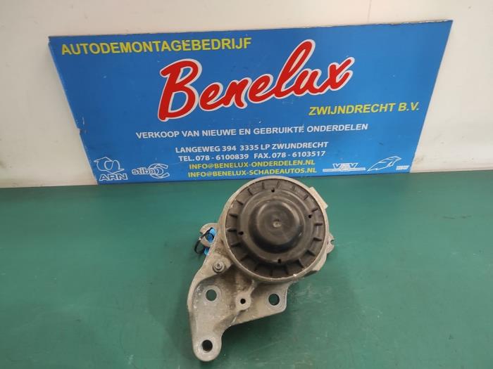 Used Engine mount Ford Mondeo V Wagon 2.0 TDCi 150 16V Price on request offered by Benelux Zwijndrecht B.V.