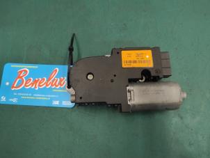 Used Sunroof motor Ford Mondeo V Wagon 2.0 TDCi 150 16V Price on request offered by Benelux Zwijndrecht B.V.