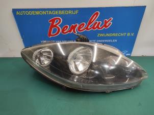 Used Headlight, right Seat Altea (5P1) 1.6 Price on request offered by Benelux Zwijndrecht B.V.