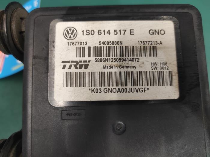Bomba ABS de un Volkswagen Up! (121) 1.0 12V 60 2014