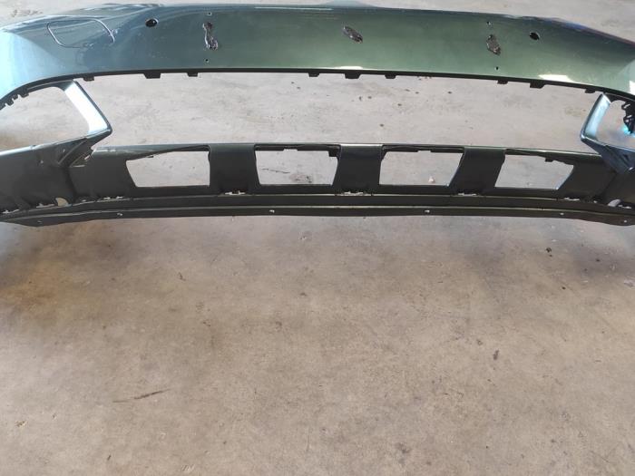 Front bumper from a BMW 3 serie Touring (G21) 318d 2.0 TwinPower Turbo 16V 2020