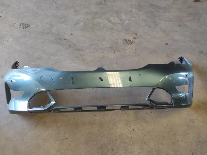 Front bumper from a BMW 3 serie Touring (G21) 318d 2.0 TwinPower Turbo 16V 2020