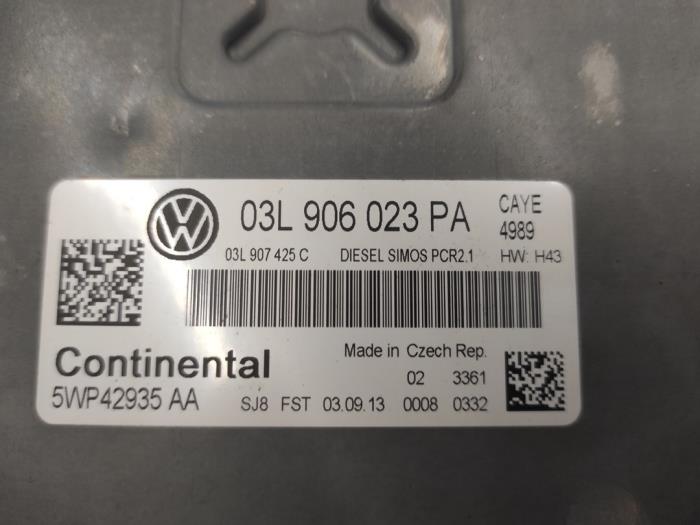 Ordenador de gestión de motor de un Volkswagen Caddy III (2KA,2KH,2CA,2CH) 1.6 TDI 16V 2013