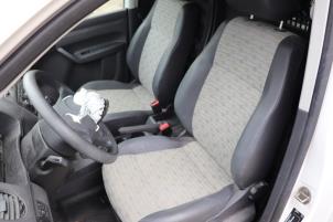 Gebrauchte Sitz links Volkswagen Caddy III (2KA,2KH,2CA,2CH) 1.6 TDI 16V Preis auf Anfrage angeboten von Benelux Zwijndrecht B.V.
