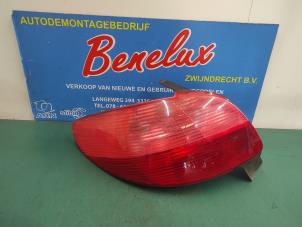 Used Taillight, left Peugeot 206 (2A/C/H/J/S) 1.4 XR,XS,XT,Gentry Price on request offered by Benelux Zwijndrecht B.V.