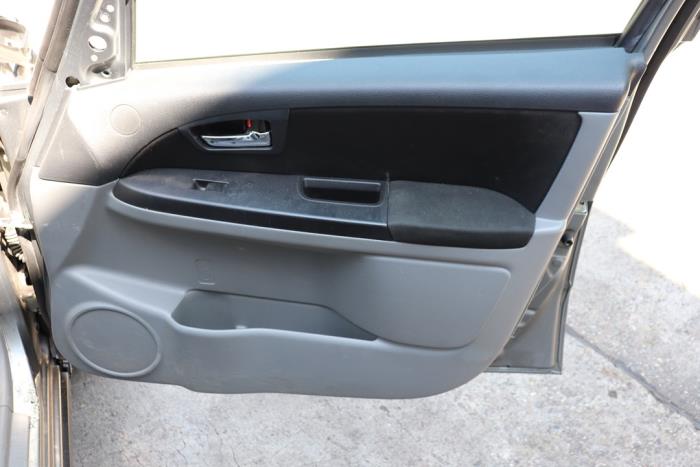 Puerta 4 puertas derecha delante de un Suzuki SX4 (EY/GY) 1.6 16V 4x2 2011