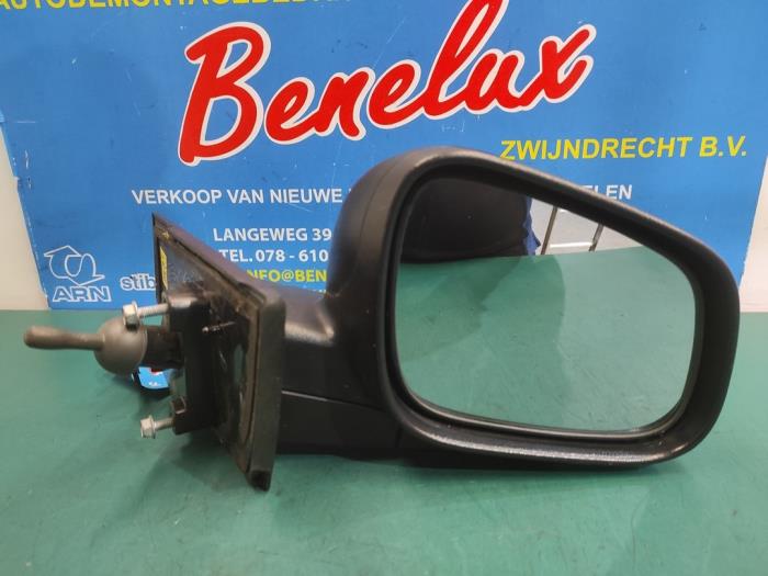 Wing mirror, right from a Chevrolet Spark (M300) 1.0 16V 2010