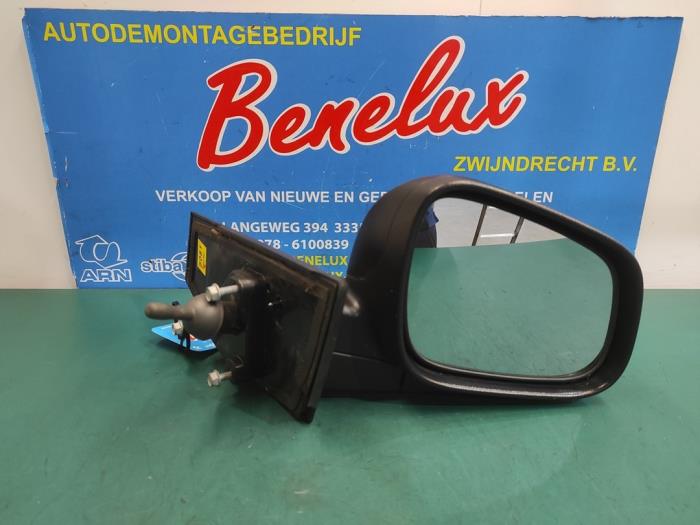 Wing mirror, right from a Chevrolet Spark (M300) 1.0 16V 2010