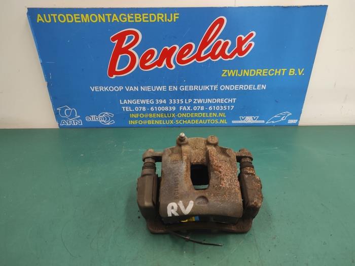 Gebrauchte Bremszange rechts vorne Kia Rio III (UB) 1.2 CVVT 16V Preis auf Anfrage angeboten von Benelux Zwijndrecht B.V.