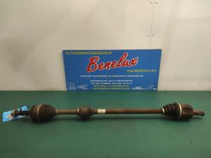 Used Front drive shaft, right Kia Rio III (UB) 1.2 CVVT 16V Price on request offered by Benelux Zwijndrecht B.V.