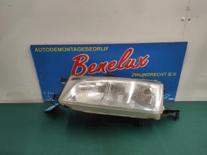 Used Headlight, left Honda Accord (CE7/8/9; CF1) 2.2i VTEC 16V Price on request offered by Benelux Zwijndrecht B.V.