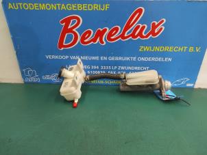 Używane Glówny cylinder hamulcowy Nissan NV 200 (M20M) 1.5 dCi 90 Cena na żądanie oferowane przez Benelux Zwijndrecht B.V.