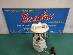 Used Electric fuel pump Renault Clio IV Estate/Grandtour (7R) 0.9 Energy TCE 12V Price on request offered by Benelux Zwijndrecht B.V.