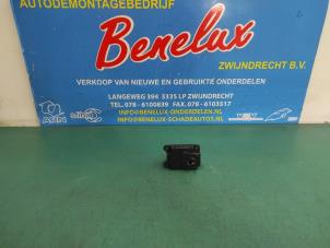 Used Heater valve motor Opel Vivaro 2.0 Diesel 145 Price on request offered by Benelux Zwijndrecht B.V.