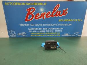Used Heater resistor Opel Vivaro 2.0 Diesel 145 Price on request offered by Benelux Zwijndrecht B.V.
