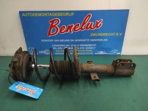 Used Front shock absorber rod, left Renault Clio III (BR/CR) 1.6 16V Price on request offered by Benelux Zwijndrecht B.V.