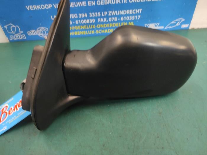 Wing mirror, left from a Suzuki Ignis (FH) 1.3 16V 2002