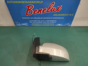 Used Wing mirror, left Hyundai Getz 1.6i 16V Price on request offered by Benelux Zwijndrecht B.V.