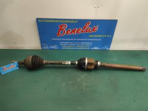 Used Front drive shaft, right Opel Vivaro 2.0 Diesel 145 Price on request offered by Benelux Zwijndrecht B.V.