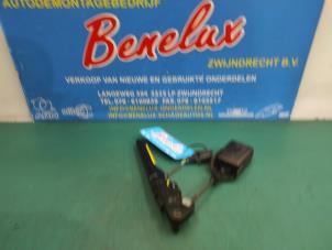 Used Seatbelt tensioner, right Renault Twingo II (CN) 1.2 16V Price on request offered by Benelux Zwijndrecht B.V.