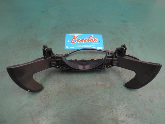 Usagé Kit manettes de commande Opel Vivaro 2.0 Diesel 145 Prix sur demande proposé par Benelux Zwijndrecht B.V.