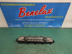 Used Heater control panel Opel Vivaro 2.0 Diesel 145 Price on request offered by Benelux Zwijndrecht B.V.