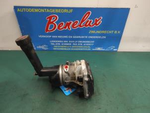 Used Power steering pump Peugeot 308 (4A/C) 1.6 VTI 16V Price on request offered by Benelux Zwijndrecht B.V.