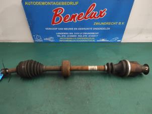 Used Front drive shaft, right Renault Kangoo (KC) 1.6 16V Price on request offered by Benelux Zwijndrecht B.V.
