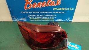 Usados Luz trasera izquierda Mazda 2 (DJ/DL) 1.5 SkyActiv-G 115 Precio de solicitud ofrecido por Benelux Zwijndrecht B.V.