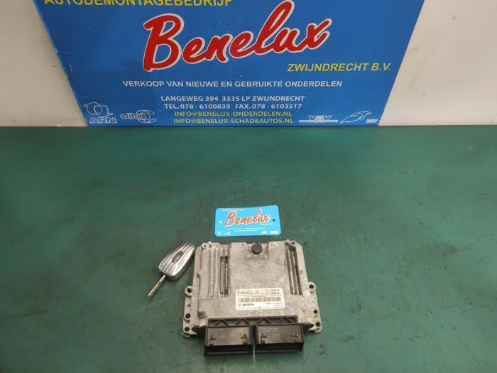Used Engine management computer Ford Focus 3 1.5 TDCi Price on request offered by Benelux Zwijndrecht B.V.