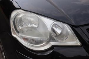 Used Headlight, right Volkswagen Polo IV (9N1/2/3) 1.2 12V Price on request offered by Benelux Zwijndrecht B.V.