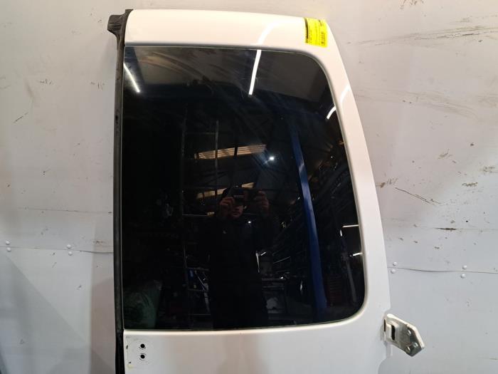 Puerta trasera furgoneta de un Volkswagen Caddy IV 2.0 TDI 75 2018