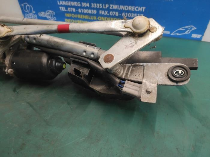 Wiper motor + mechanism Suzuki Alto 1.0 12V 38100M68K00 DENSO