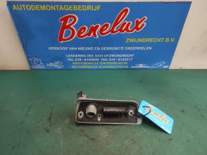 Used Handle Volkswagen Caddy III (2KA,2KH,2CA,2CH) 1.6 TDI 16V Price on request offered by Benelux Zwijndrecht B.V.