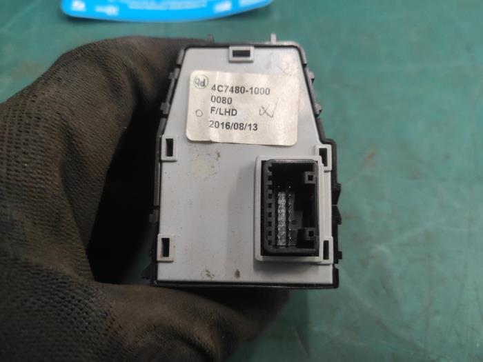 Interruptor de retrovisor de un Kia Niro I (DE) 1.6 GDI PHEV 2016