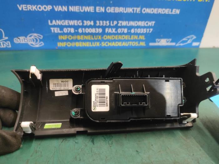 Interruptor ESP de un Kia Niro I (DE) 1.6 GDI PHEV 2016