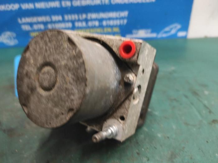 ABS pump from a Mitsubishi Colt (Z2/Z3) 1.1 12V 2008