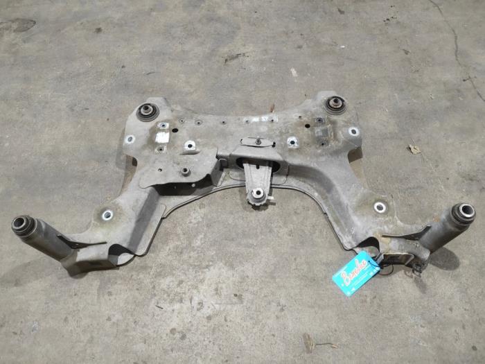 Used Subframe Renault Grand Scénic III (JZ) 1.2 16V TCe 115 Price € 70,00 Margin scheme offered by Benelux Zwijndrecht B.V.