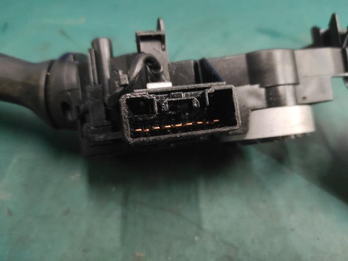 Indicator switch from a Peugeot 107 1.0 12V 2006