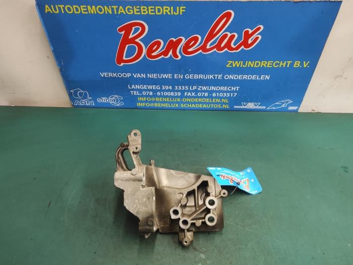 Used Engine mount Ford Focus 3 Wagon 1.6 SCTi 16V Price on request offered by Benelux Zwijndrecht B.V.