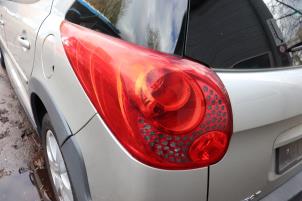 Używane Tylne swiatlo pozycyjne lewe Peugeot 207 SW (WE/WU) 1.6 16V Cena na żądanie oferowane przez Benelux Zwijndrecht B.V.