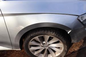Used Front wing, right Skoda Superb Combi (3V5) 1.6 TDI Price on request offered by Benelux Zwijndrecht B.V.