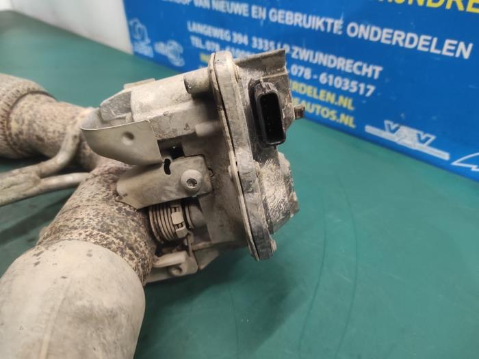 Válvula de mariposa de gases de escape de un Mercedes-Benz Vito (447.6) 1.6 109 CDI 16V 2018