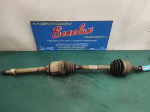 Used Front drive shaft, right Mercedes Vito (447.6) 1.6 109 CDI 16V Price on request offered by Benelux Zwijndrecht B.V.