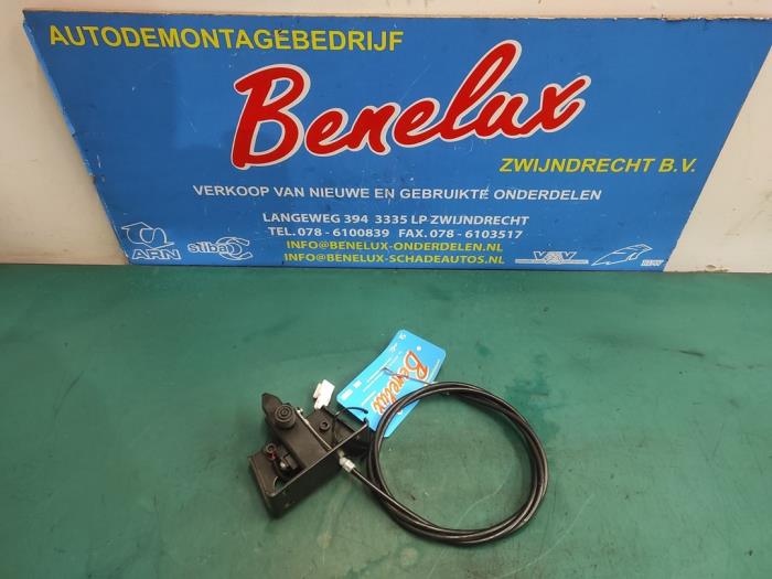 Używane Blokada dachu cabrio Mitsubishi Colt CZC 1.5 16V Cena na żądanie oferowane przez Benelux Zwijndrecht B.V.