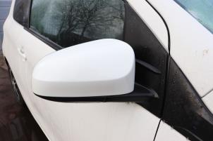 Gebrauchte Außenspiegel rechts Peugeot 108 1.0 12V Preis auf Anfrage angeboten von Benelux Zwijndrecht B.V.