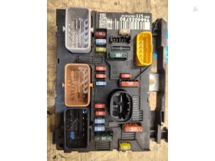 Used Fuse box Peugeot 307 SW (3H) 1.6 16V Price on request offered by Benelux Zwijndrecht B.V.