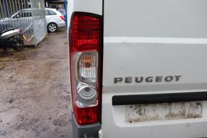 Używane Tylne swiatlo pozycyjne lewe Peugeot Boxer (U9) 2.2 HDi 100 Euro 4 Cena na żądanie oferowane przez Benelux Zwijndrecht B.V.