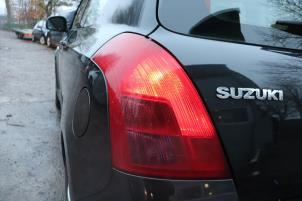 Gebrauchte Rücklicht links Suzuki Swift (ZA/ZC/ZD1/2/3/9) 1.3 VVT 16V Preis auf Anfrage angeboten von Benelux Zwijndrecht B.V.