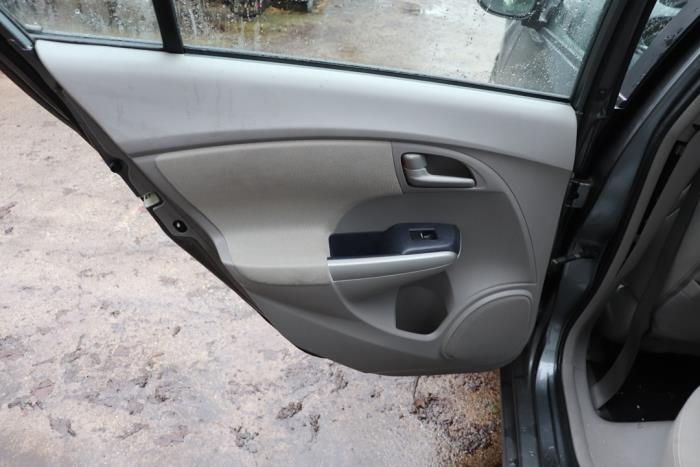 Drzwi lewe tylne wersja 4-drzwiowa z Honda Insight (ZE2) 1.3 16V VTEC 2010